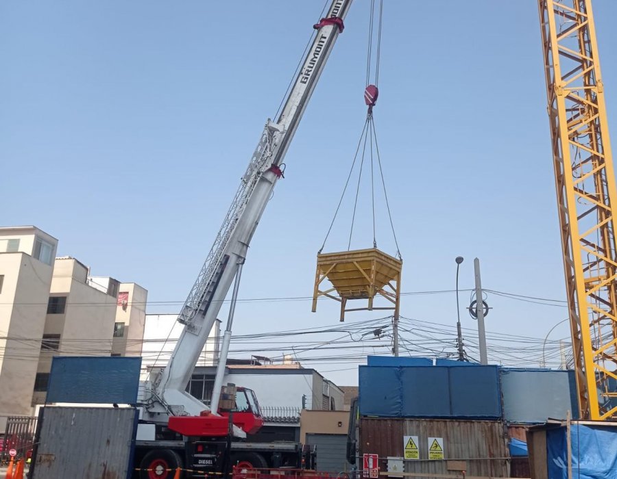ELIMINACION DE TIERRA CON GRUA Y BALDE